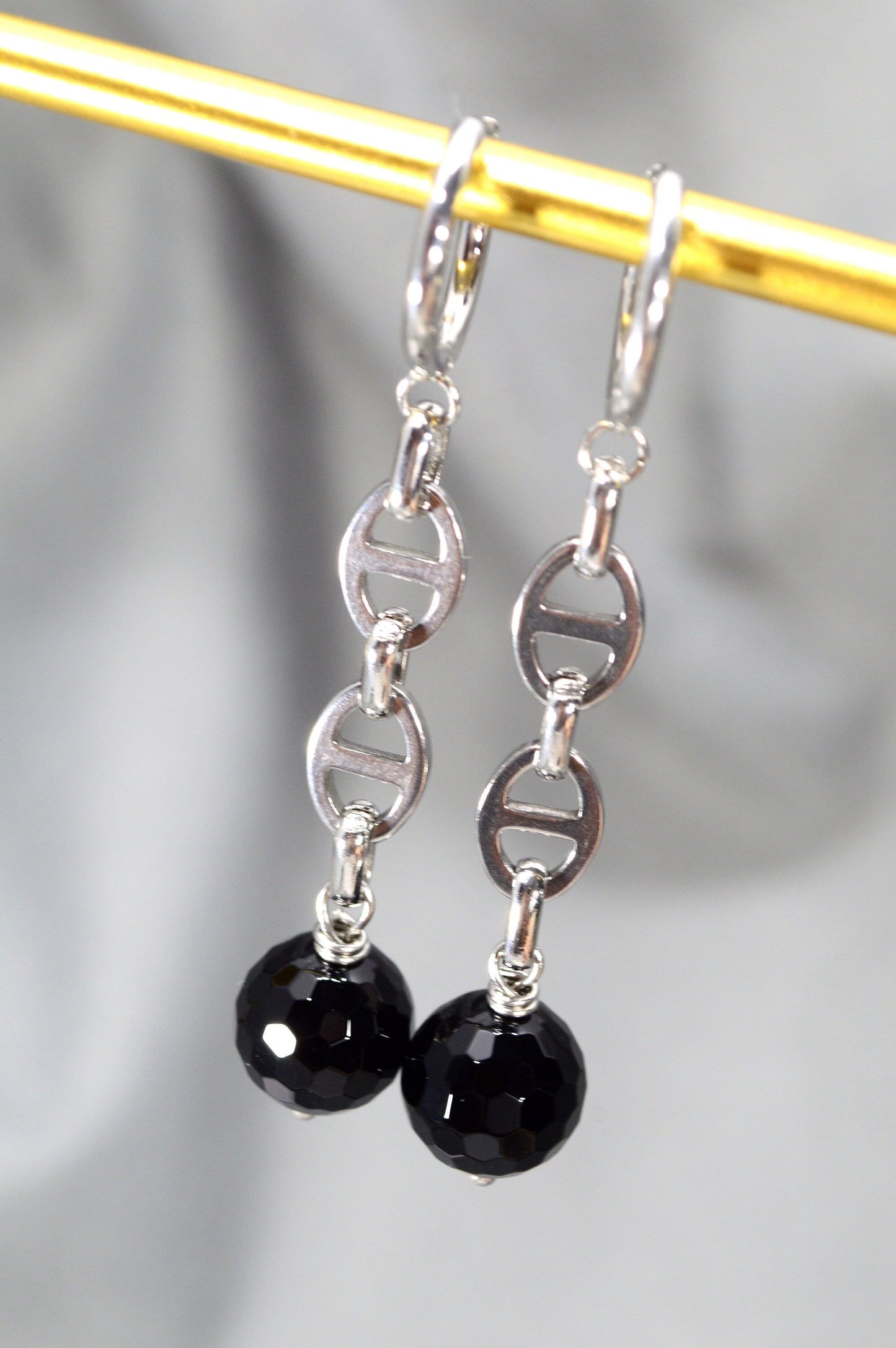 Black onyx earrings with unique Pig Snout Oval Chain Link. Sophisticated stainless steel dangle earrings. Estibela design. 6cm - 2.2"