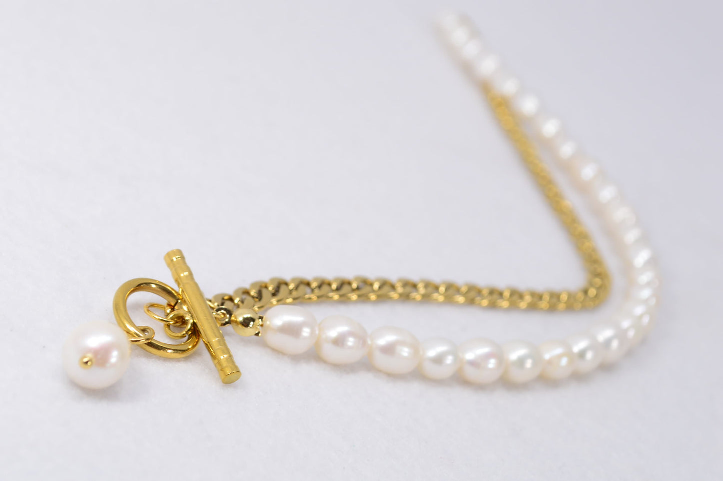 Half Chain & Half Freshwater Pearl Necklace: Elegant Everyday Fine Jewelry. Modern and Classic Necklace. Estibela collection.