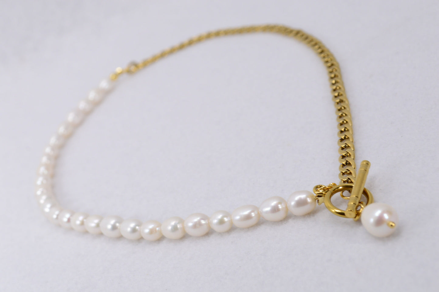 Half Chain & Half Freshwater Pearl Necklace: Elegant Everyday Fine Jewelry. Modern and Classic Necklace. Estibela collection.