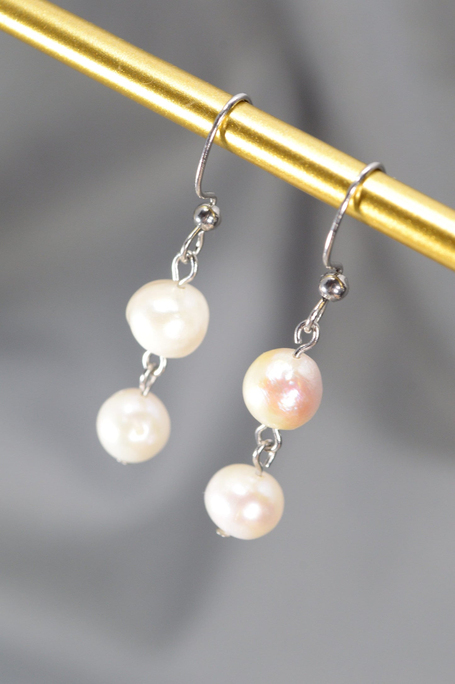 Boho Chic Freshwater PearlsEarings, Luxury Baroque Pearl Drops, Bridal Boho Pearl Earrings. Estibela design. 4cm - 1,6"