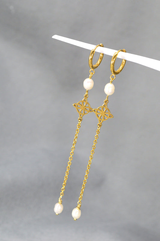 Long Freshwater Pearls and Celtic Patterns Earrings by Estibela Design. Romantic & Delicate design. 9.5cm - 3.15"