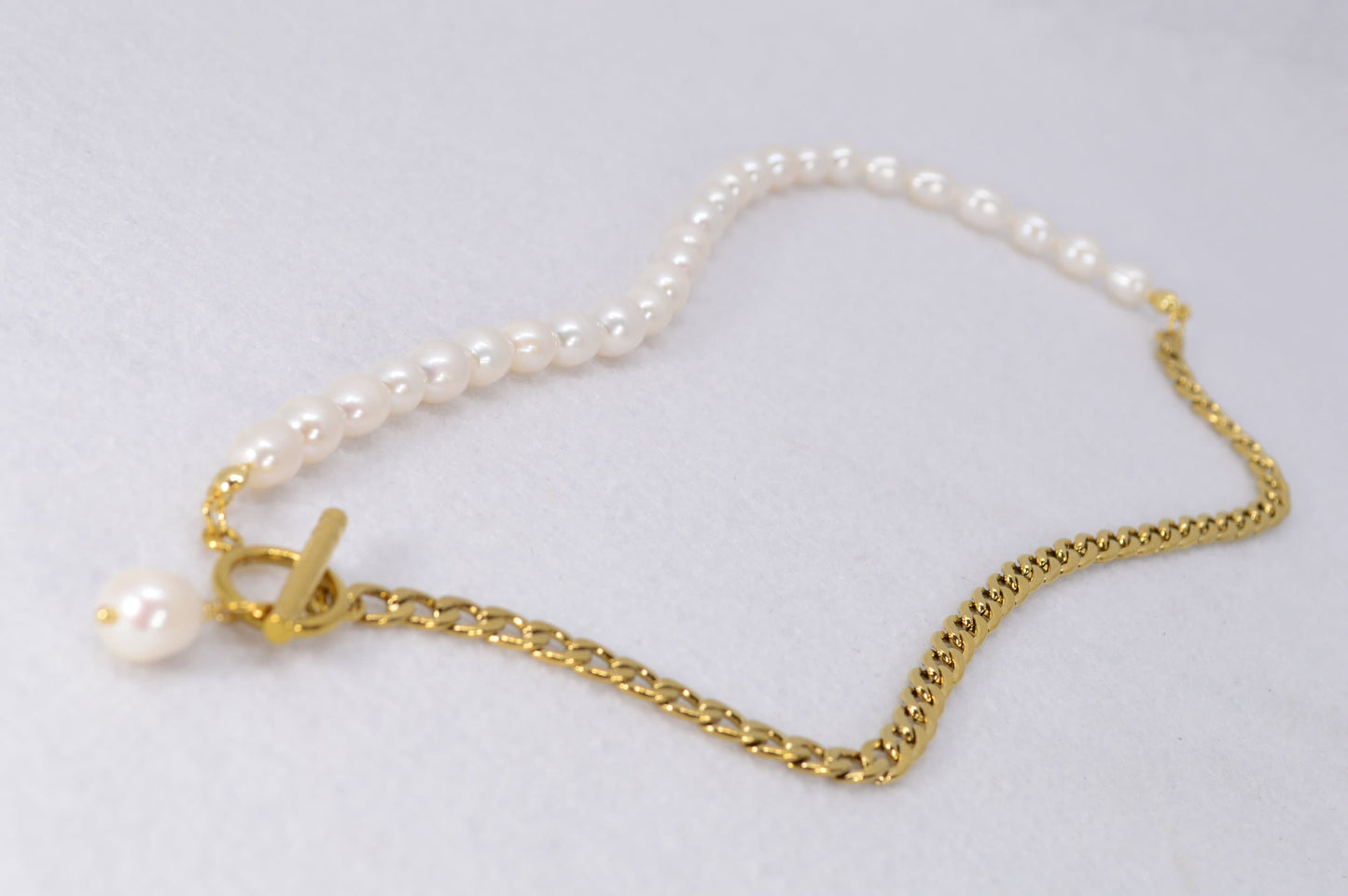 Half Chain & Half Freshwater Pearl Necklace: Elegant Everyday Fine Jewelry. Modern and Classic Necklace. Estibela collection.