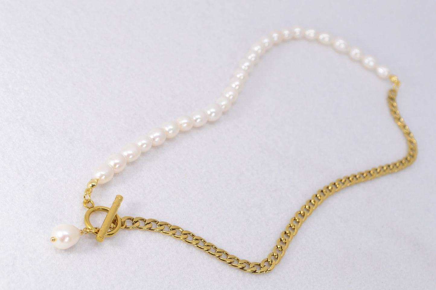 Half Chain & Half Freshwater Pearl Necklace: Elegant Everyday Fine Jewelry. Modern and Classic Necklace. Estibela collection.