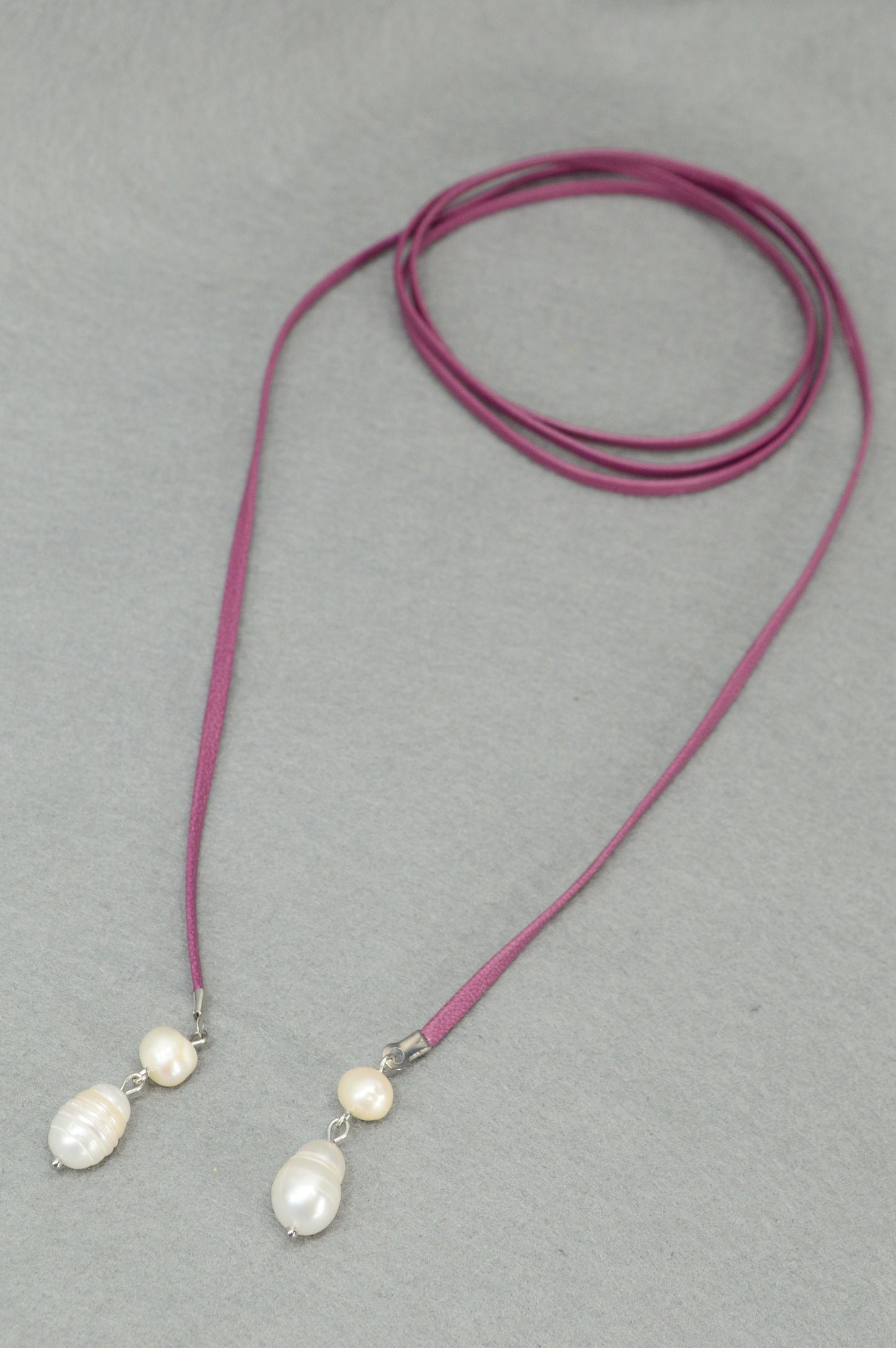 Sexy leather Y necklace with freshwater pearls. Edgy wrap-around necklace. Striking leather choker. Estibela.  About 120cm - 47".