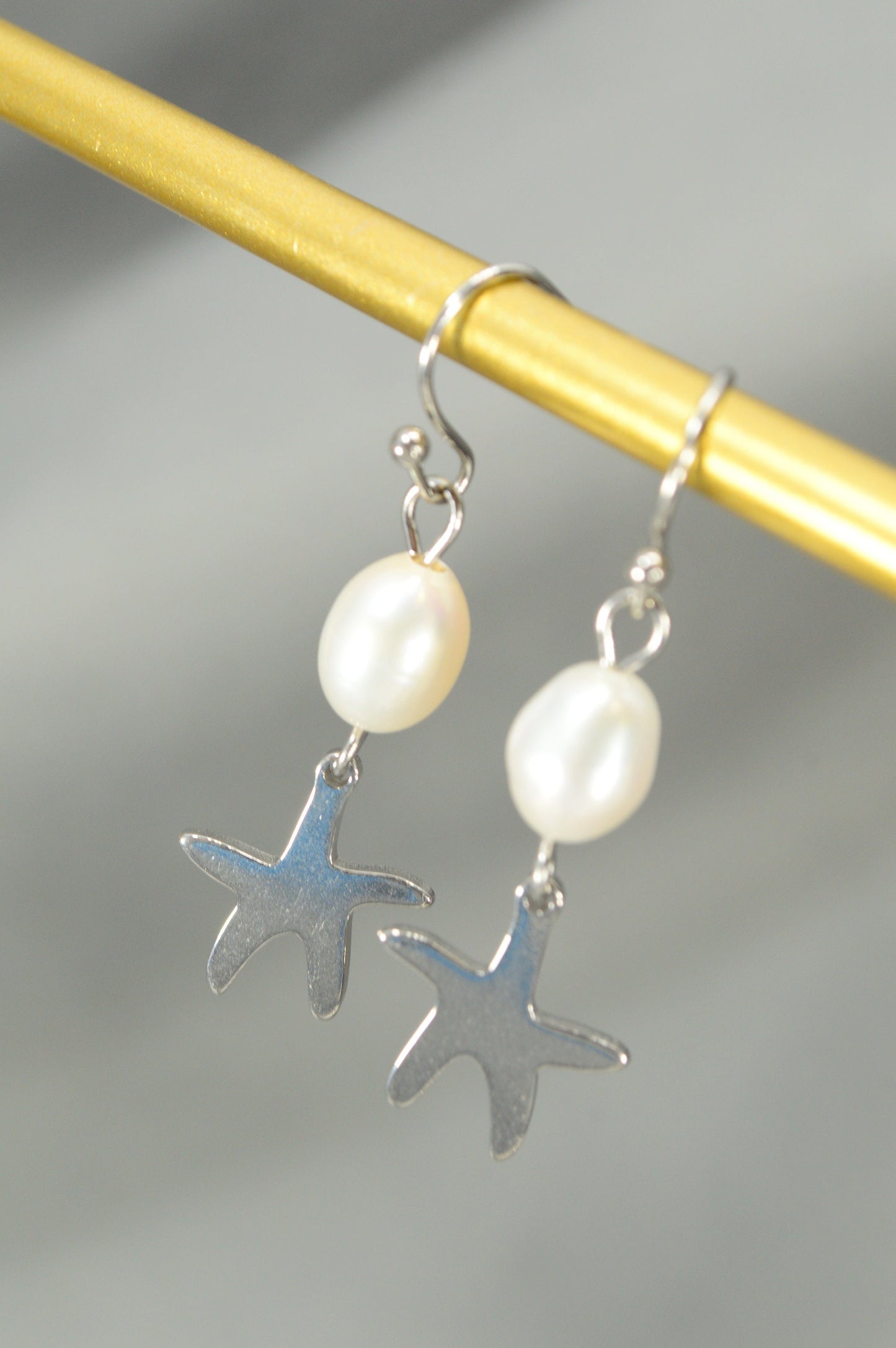 NEW *** Star starfish pendant & Freshwater pearl minimalist earrings, nature-inspired earrings, handcrafted bohemian accessories. 4cm - 1.5"