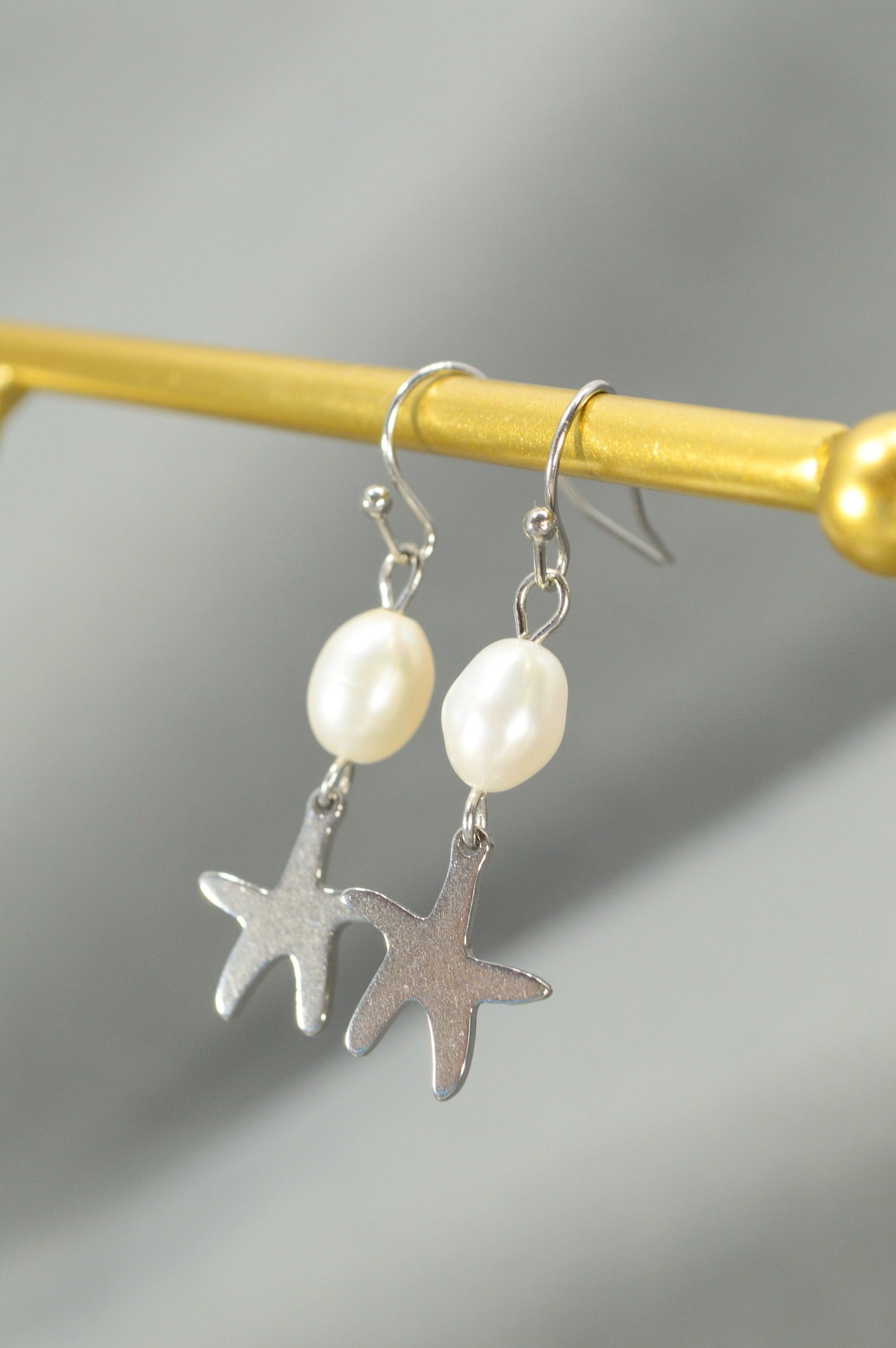 NEW *** Star starfish pendant & Freshwater pearl minimalist earrings, nature-inspired earrings, handcrafted bohemian accessories. 4cm - 1.5"