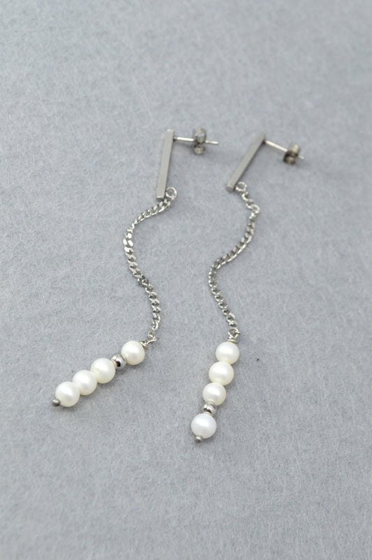 NEW *** Bold Pearl Long Chain Earrings with Stainless Steel, Modern Minimalist Jewelry by Estibela, pearl chain earrings. 9.5cm - 3.7"