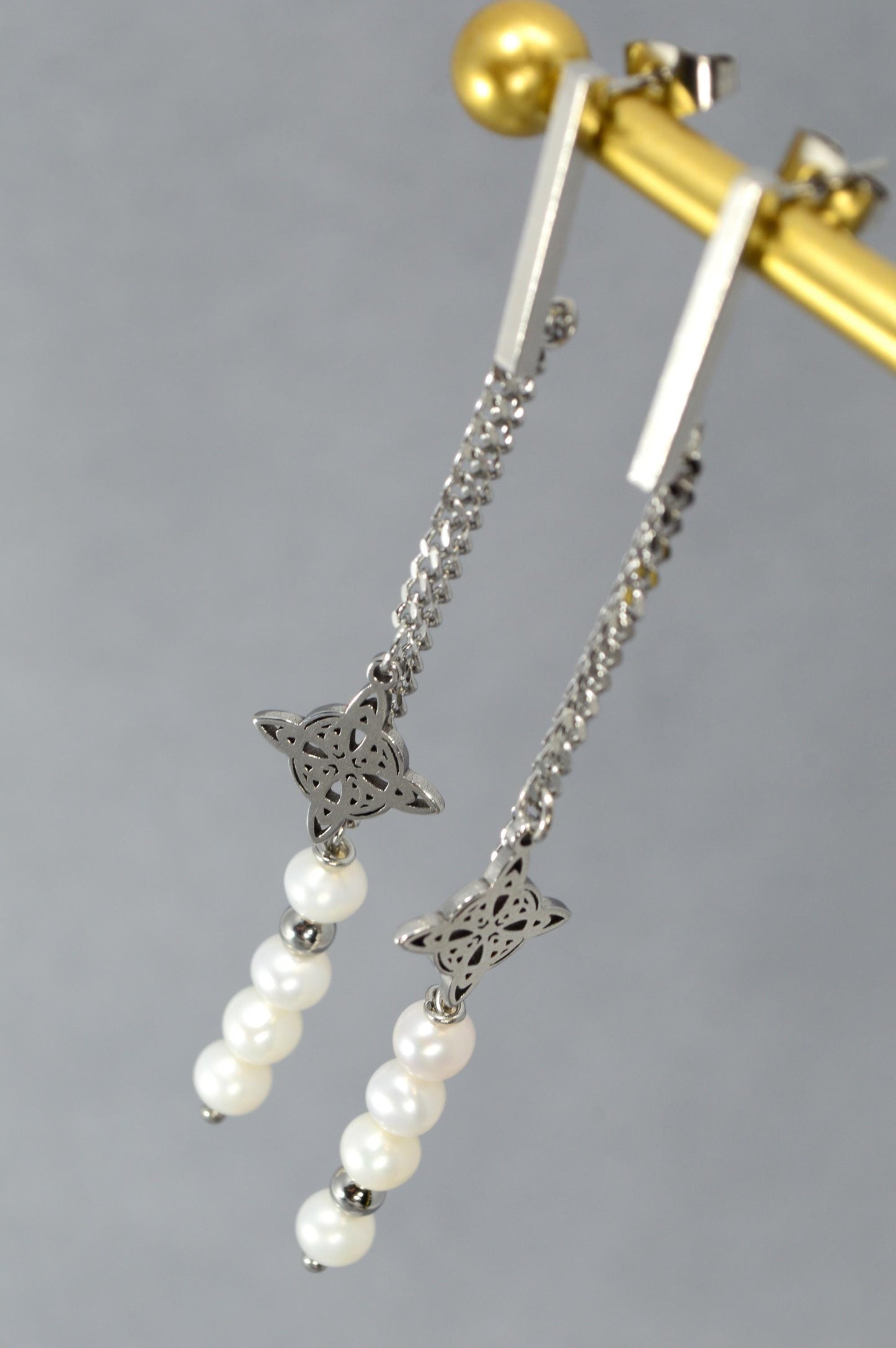 NEW *** Modern Boho Pearl Chain Earrings with Stainless Steel & Star Charms, Elegant Statement Jewelry by Estibela, Gift for Her. 9cm - 3.5"