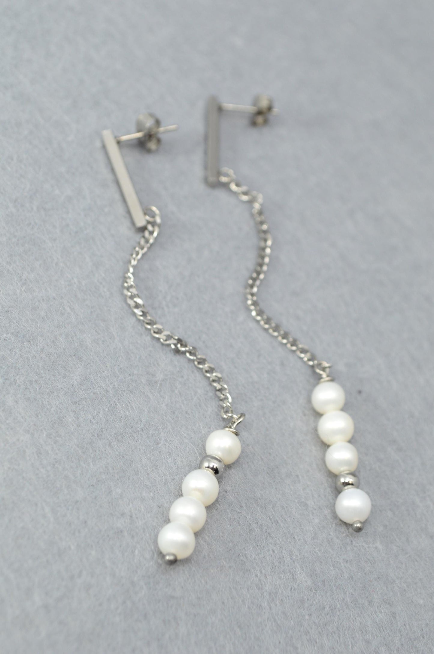 NEW *** Modern Boho Pearl Chain Earrings with Stainless Steel & Star Charms, Elegant Statement Jewelry by Estibela, Gift for Her. 9cm - 3.5"