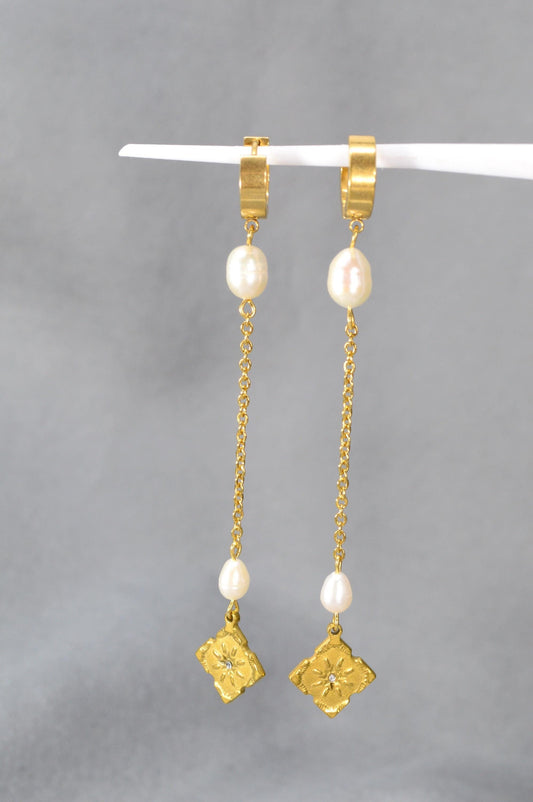 NEW *** Elegant Long Dangle Earrings with Freshwater Pearls & Gold Stainless Steel Charms, Sophisticated Jewelry by Estibela. 9.5cm - 3.5"